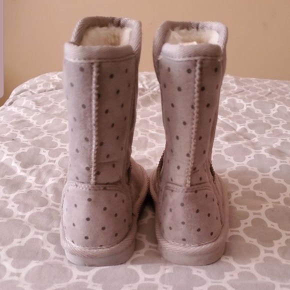 Boots - Picture 2 of 3